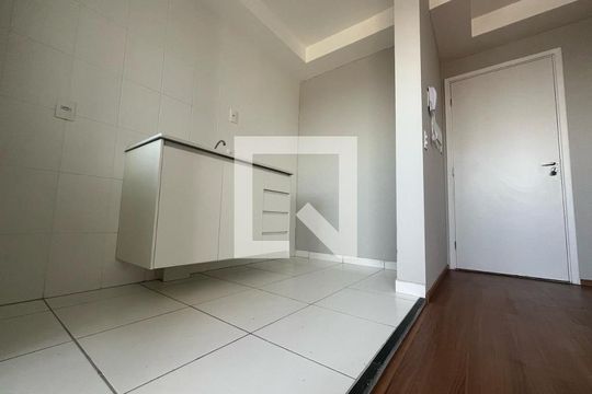 Cozinha de apartamento para alugar com 2 quartos, 46m² em Americanópolis, São Paulo