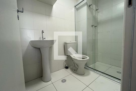 Banheiro de apartamento para alugar com 2 quartos, 46m² em Americanópolis, São Paulo