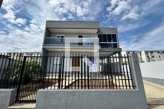 Plaquinha fachada instalada de casa à venda com 3 quartos, 230m² em Campina, São Leopoldo