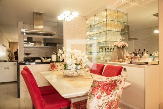 Sala de apartamento à venda com 2 quartos, 115m² em Chácara Inglesa, São Paulo