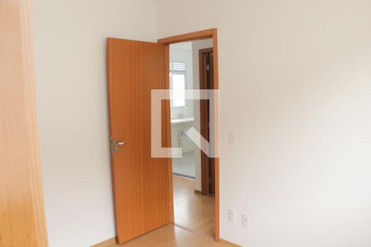 Quarto 1 de apartamento para alugar com 2 quartos, 50m² em Jardim Alvorada, Nova Iguaçu