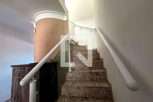Escada de casa à venda com 3 quartos, 160m² em Cidade Patriarca, São Paulo