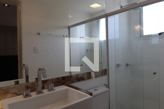 Banheiro da Suíte de apartamento para alugar com 2 quartos, 1427m² em Castelo, Belo Horizonte