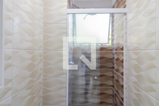 Banheiro de apartamento para alugar com 2 quartos, 42m² em Colônia (zona Leste), São Paulo