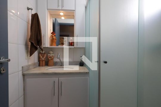 Banheiro de apartamento à venda com 2 quartos, 47m² em Jardim Ampliação, São Paulo