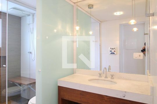 Banheiro da Cobertura de apartamento à venda com 3 quartos, 377m² em Indianópolis, São Paulo
