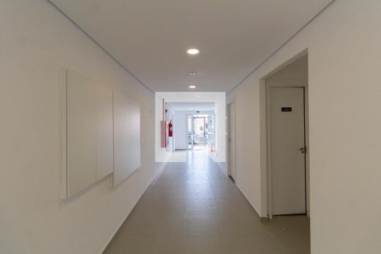 Área Comum - Corredor de apartamento para alugar com 2 quartos, 50m² em Vila Ré, São Paulo