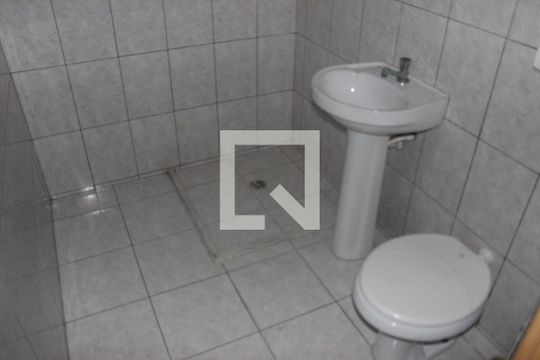 Banheiro de apartamento para alugar com 1 quarto, 42m² em Centro, São Vicente