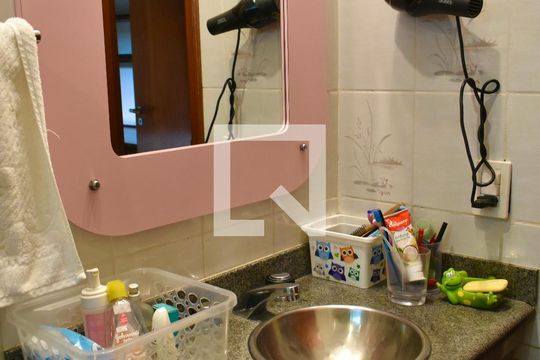 Banheiro Social de apartamento à venda com 3 quartos, 165m² em Vila Clementino, São Paulo