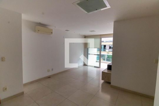 Sala de apartamento para alugar com 2 quartos, 84m² em Charitas, Niterói
