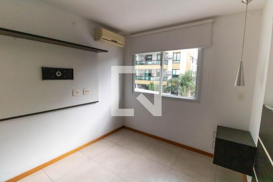 Suíte de apartamento para alugar com 2 quartos, 84m² em Charitas, Niterói