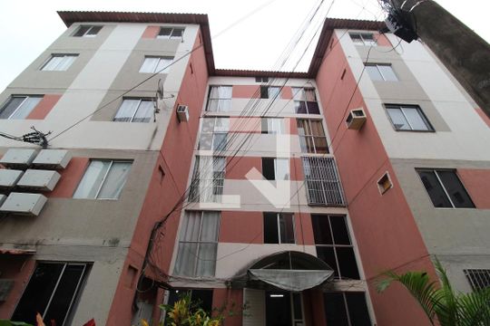 Fachada do bloco de apartamento à venda com 2 quartos, 35m² em Jacarepaguá, Rio de Janeiro