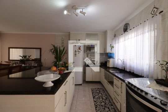 Cozinha de casa à venda com 3 quartos, 205m² em Vila Camilópolis, Santo André