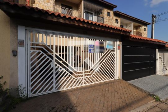 Fachada de casa à venda com 3 quartos, 205m² em Vila Camilópolis, Santo André