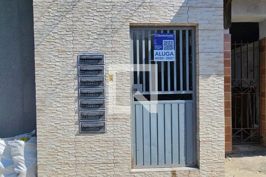 Fachada de casa para alugar com 2 quartos, 45m² em Penha de França, São Paulo