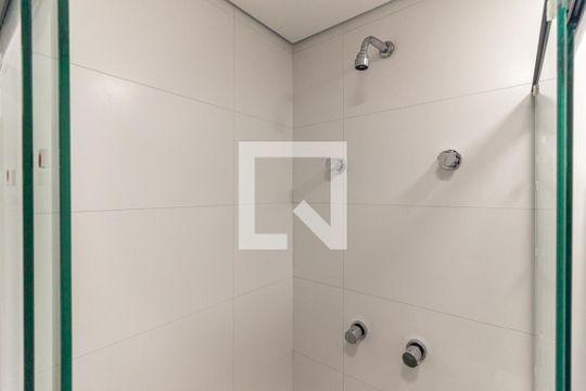 Banheiro de kitnet/studio para alugar com 1 quarto, 22m² em Vila Buarque, São Paulo