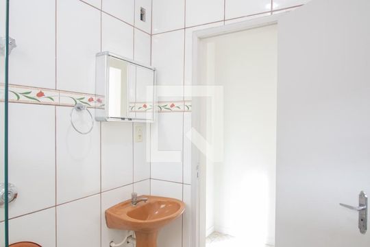 Banheiro Social de casa à venda com 2 quartos, 200m² em Colorado, Contagem