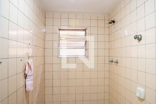 Banheiro 1 de casa para alugar com 3 quartos, 150m² em Campanário, Diadema