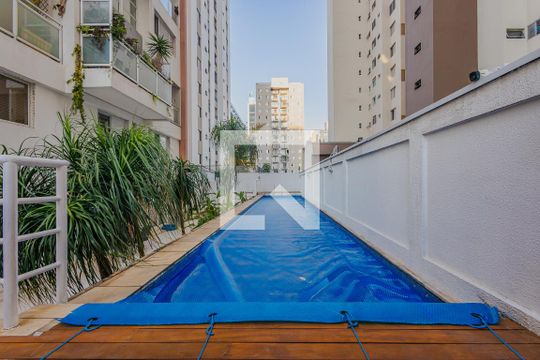 Piscina de apartamento para alugar com 2 quartos, 74m² em Pinheiros, São Paulo
