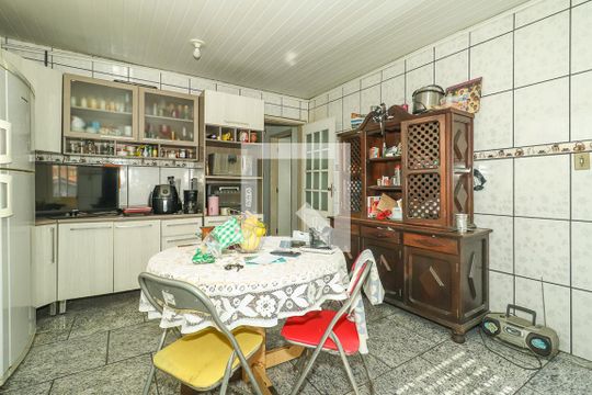 Cozinha de casa à venda com 4 quartos, 210m² em Vila Ipiranga, Porto Alegre