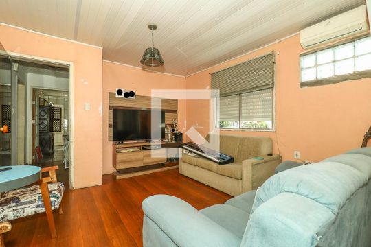 Casa à venda com 4 quartos, 210m² em Vila Ipiranga, Porto Alegre