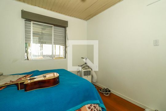 Quarto 2 de casa à venda com 4 quartos, 210m² em Vila Ipiranga, Porto Alegre