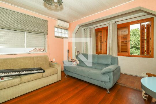 Sala de casa à venda com 4 quartos, 210m² em Vila Ipiranga, Porto Alegre