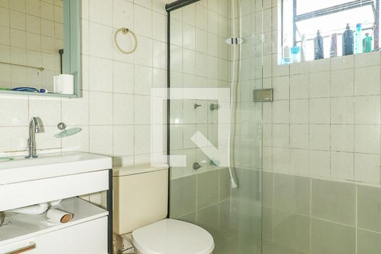 Banheiro de casa à venda com 4 quartos, 210m² em Vila Ipiranga, Porto Alegre