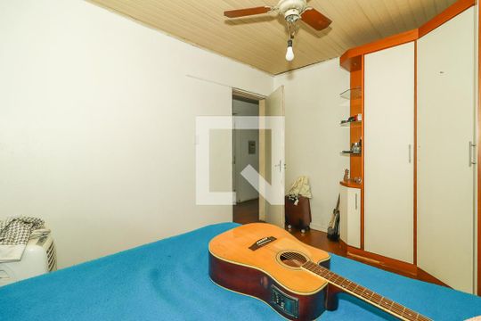 Quarto 2 de casa à venda com 4 quartos, 210m² em Vila Ipiranga, Porto Alegre
