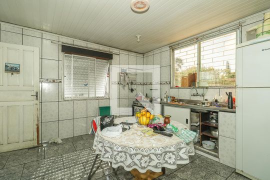 Cozinha de casa à venda com 4 quartos, 210m² em Vila Ipiranga, Porto Alegre