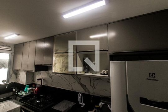 Cozinha de apartamento para alugar com 2 quartos, 59m² em Piatã, Salvador