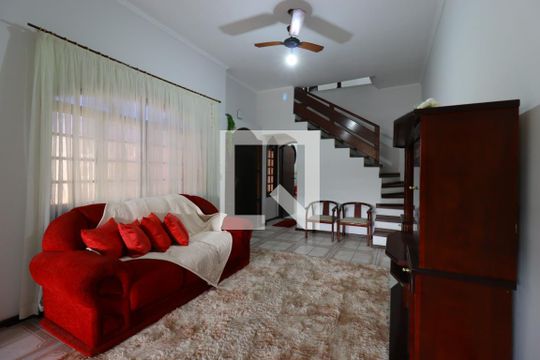 Casa para alugar com 3 quartos, 180m² em Jardim Ana Maria, Santo André