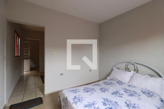 Edícula - Quarto de casa para alugar com 3 quartos, 180m² em Jardim Ana Maria, Santo André