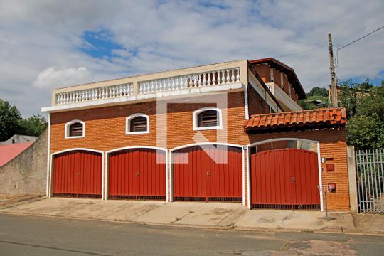 Fachada de casa à venda com 3 quartos, 300m² em Colina dos Pinheiros, Valinhos