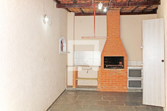 Área Externa de casa à venda com 3 quartos, 300m² em Colina dos Pinheiros, Valinhos