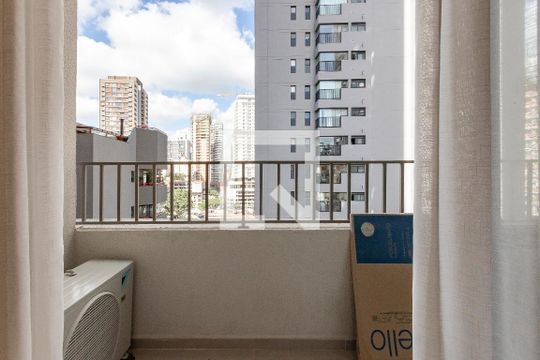 Varanda de kitnet/studio à venda com 1 quarto, 22m² em Jardim das Acacias, São Paulo
