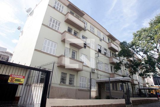 Fachada de apartamento à venda com 2 quartos, 54m² em Santana, Porto Alegre
