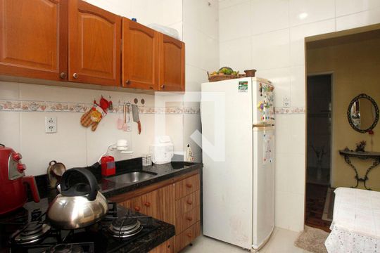 Cozinha de apartamento à venda com 2 quartos, 54m² em Santana, Porto Alegre
