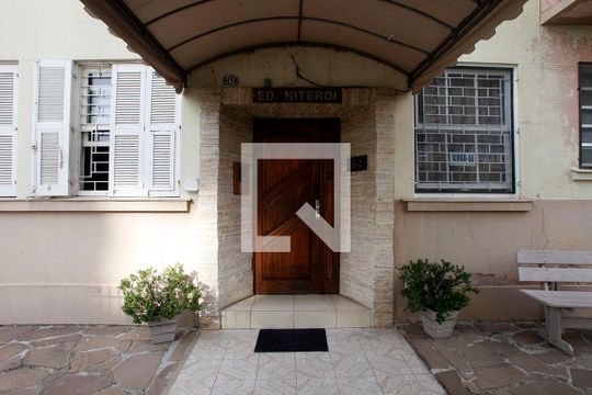 Fachada de apartamento à venda com 2 quartos, 54m² em Santana, Porto Alegre