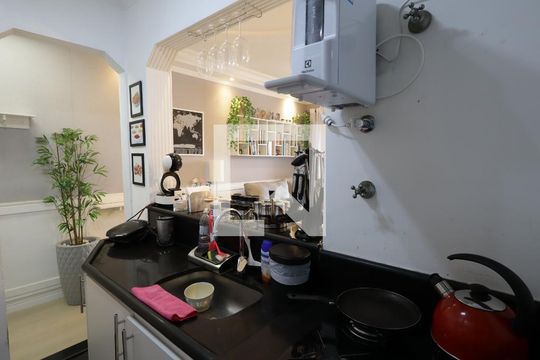 Cozinha de apartamento para alugar com 1 quarto, 60m² em Vila Andrade, São Paulo