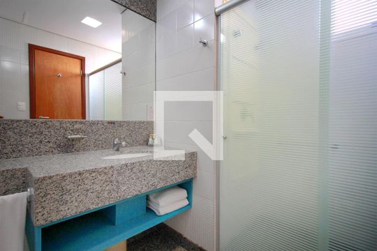 Banheiro de kitnet/studio à venda com 1 quarto, 28m² em Centro, Belo Horizonte