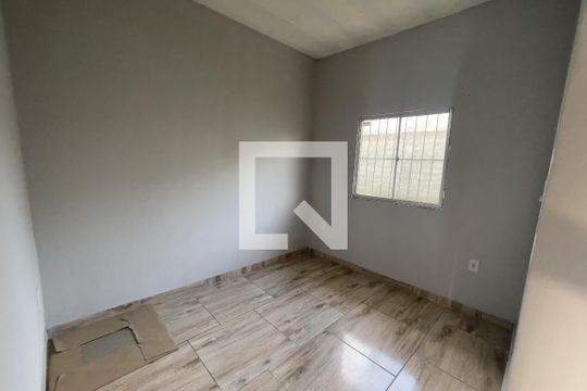 Quarto de casa para alugar com 1 quarto, 48m² em Vila Urussai, Duque de Caxias