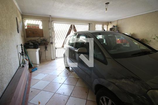 Garagem de casa à venda com 4 quartos, 128m² em Jaguaribe, Osasco