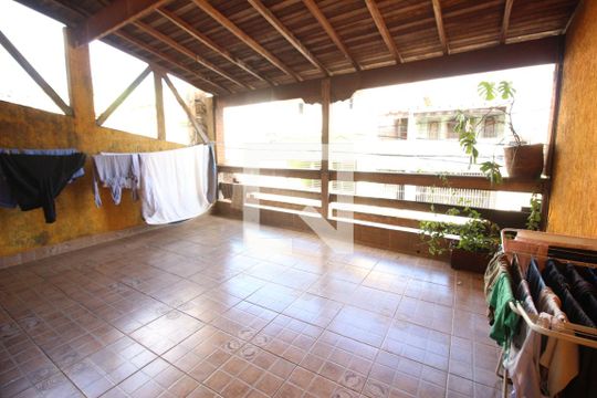 Varanda de casa à venda com 4 quartos, 128m² em Jaguaribe, Osasco