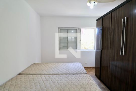 Suíte de apartamento para alugar com 4 quartos, 135m² em Vila Maia, Guarujá