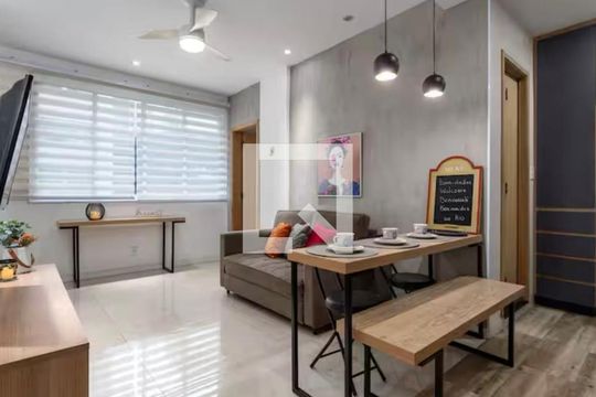 Sala de apartamento para alugar com 1 quarto, 36m² em Copacabana, Rio de Janeiro