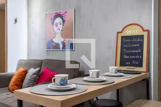 Sala de apartamento para alugar com 1 quarto, 36m² em Copacabana, Rio de Janeiro
