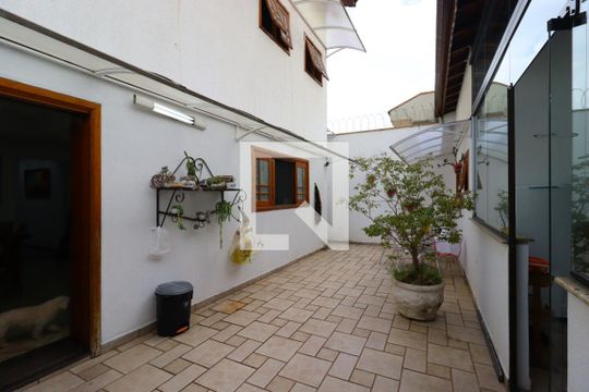 Quintal de casa à venda com 3 quartos, 420m² em Vila Metalúrgica, Santo André