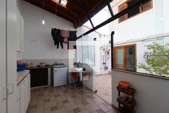 Área de Serviço de casa à venda com 3 quartos, 420m² em Vila Metalúrgica, Santo André
