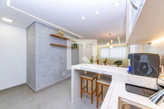 Cozinha de apartamento para alugar com 3 quartos, 90m² em Nova Suíça, Belo Horizonte
